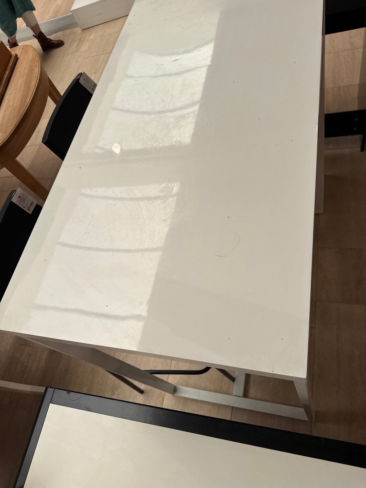 Barbord i hvid højglans
